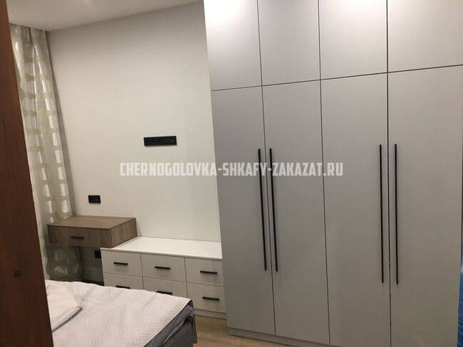 Шкафы в спальню Черноголовка